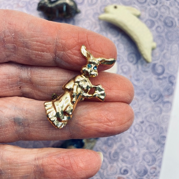 Easter Bunny Brooch Bundle Of 7 Kitschy Rhinestone Vintage Ceramic Hallmark Lot - Picture 8 of 11